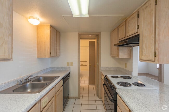 1BR, 1BA - 500SF
