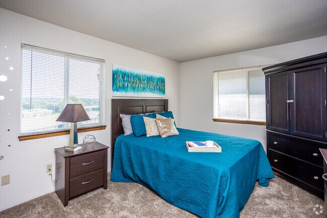 Olde English Village, West Des Moines, IA 50265 - photo 5