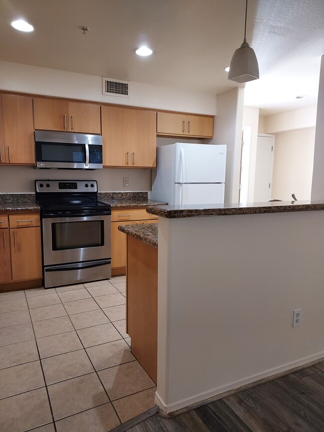 724 E Devonshire Ave unit 309, Phoenix, AZ 85014 - photo 5