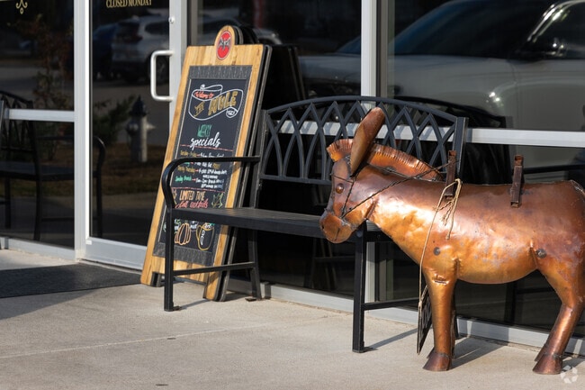 The Copper Mule lets Alexander homeowners enjoy great dining options.