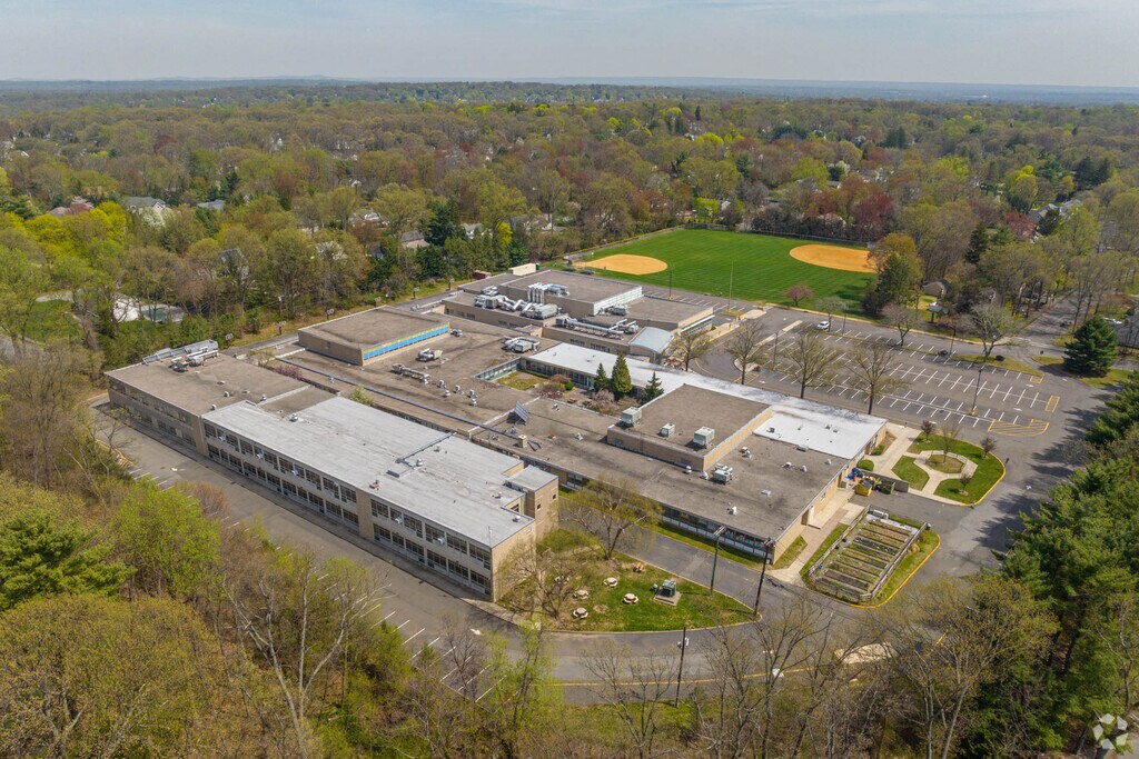 Dwight D Eisenhower Middle School, Rankings & Reviews