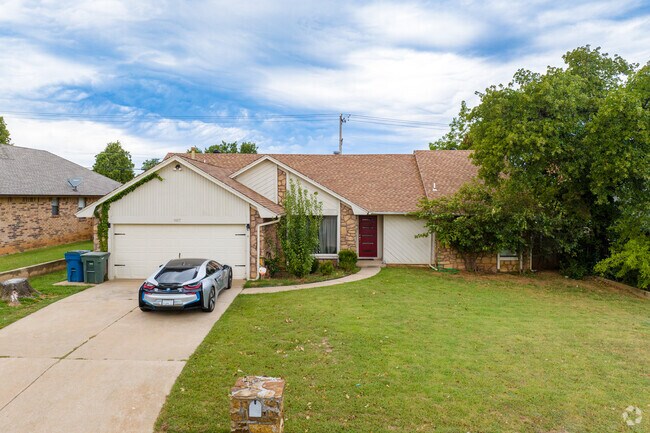 Many homes in Brookhaven North feature attached two-car garages.