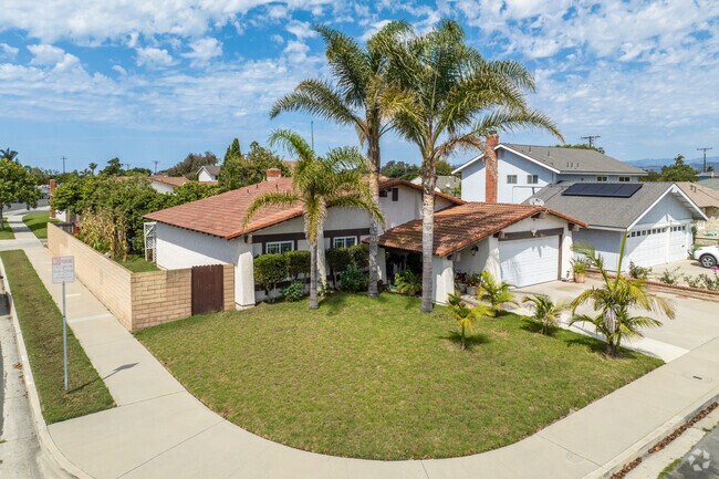 Palm trees are a staple in landscaping in the Fremont South area.