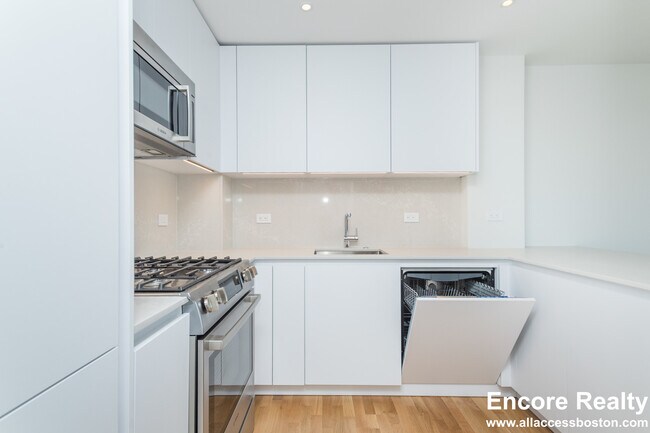 1410 Columbia Rd unit 78M, South Boston, MA 02127 - photo 3