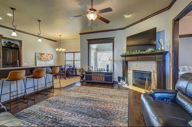 7705 Harold Dr, Yukon, OK 73099 - photo 2