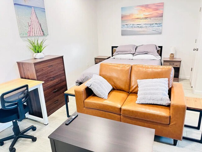 3919 Monroe Ave unit 3919 Monroe Ave Unit, El Paso, TX 79930 - photo 3