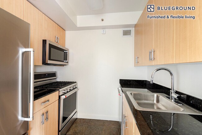 561 10th Ave unit FL12-ID2085, New York, NY 10036 - photo 5