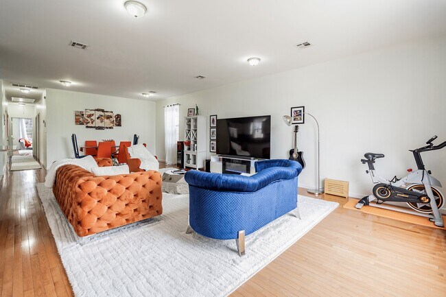 13 Oak St unit 2, Bayonne, NJ 07002 - photo 5