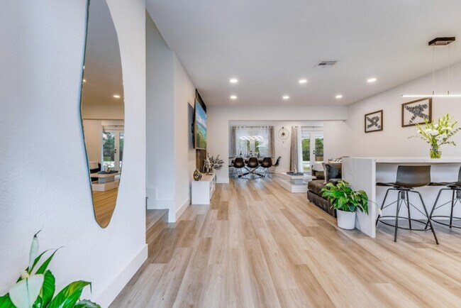 834 SW 14th Ct unit ID1287065P, Fort Lauderdale, FL 33315 - photo 5