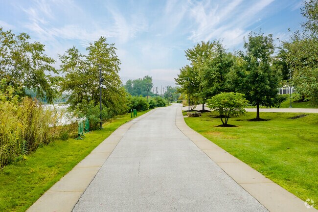 River Edge Park features a bike and walk path connecting Aurora neighborhood subdivisions.