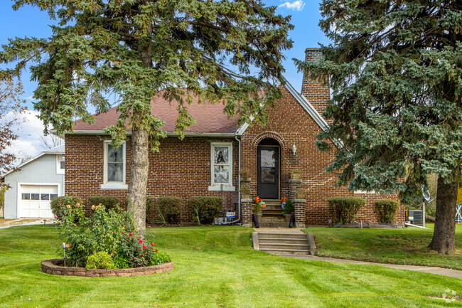 Brick homes can be found along the outskirts of Mt Zion.