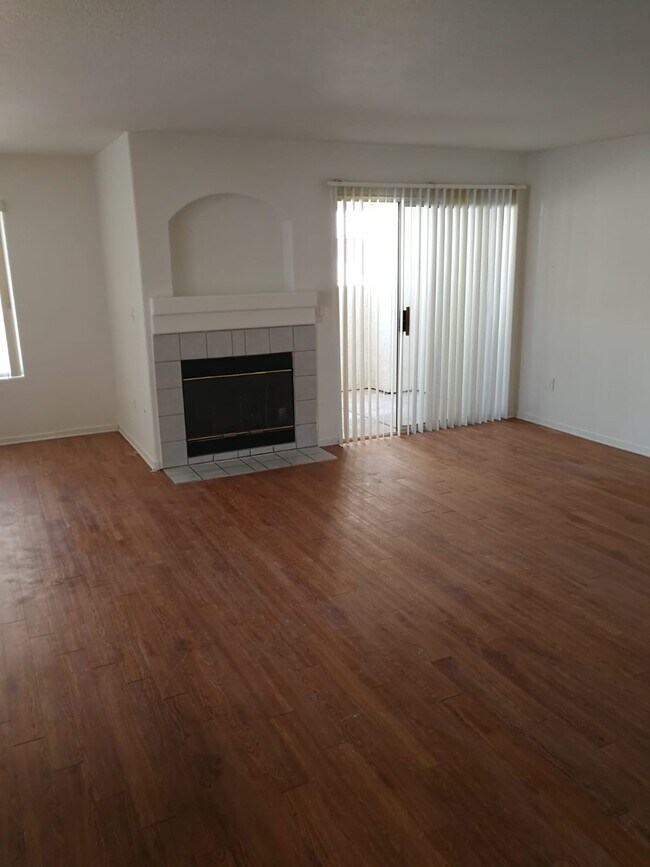 4308 W Lake Mead Blvd Unit 102, Las Vegas, NV 89108
