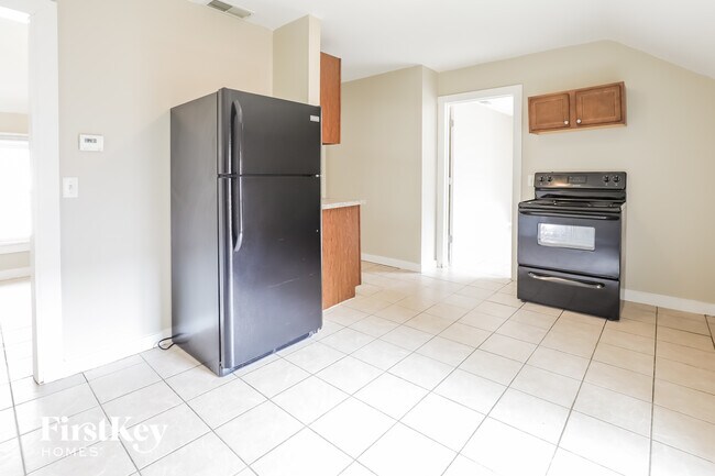 838 Prescott St, Waukegan, IL 60085 - photo 6