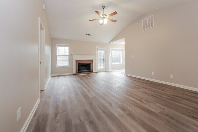 939 Maple Leaf Ridge, Jonesboro, GA 30238 - photo 5