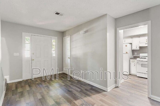 5005 Hawthorne Ct SE, Smyrna, GA 30080 - photo 5