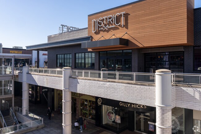Oakbrook Center is home to the District Food Hall near Brook Forest.