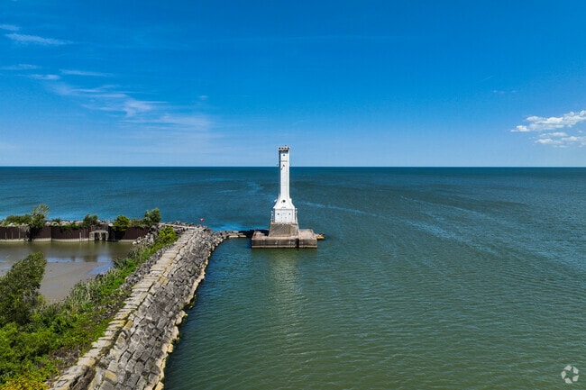 A symbol of pride, the Huron Lighthouse marks Huron’s significance as a Lake Erie port.