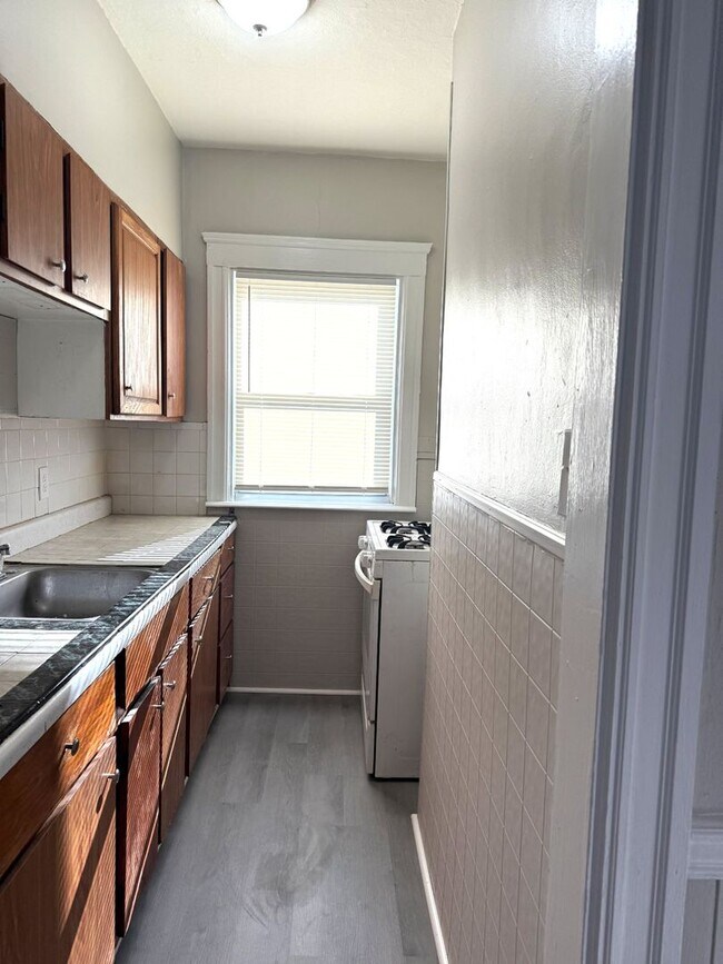 28-30 Knight St unit 3R, Central Falls, RI 02863 - photo 3