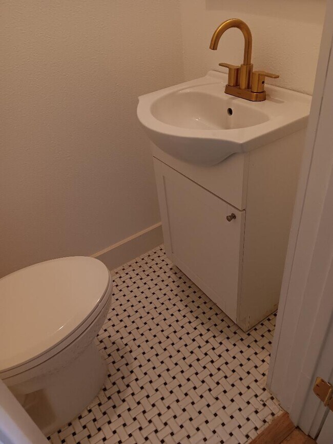 603 E Grayson St unit 603 E. Grayson st., San Antonio, TX 78208 - photo 7