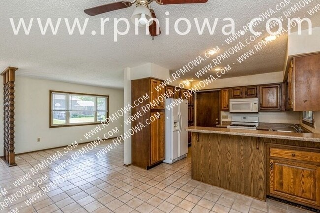 631 Crystal St, Ames, IA 50010 - photo 5