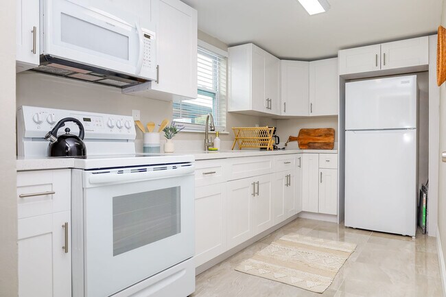 2761 SW 33rd Ave unit ID1044517P, Miami, FL 33133 - photo 6