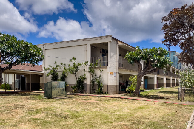 Lunalilo Elementary has special programs and resources to support students with unique needs.