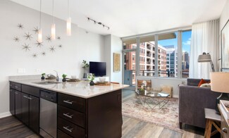 999 W Chicago Ave, Chicago, IL 60642