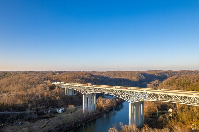 Cross the Kentucky River in to Keene-Dixon Town.