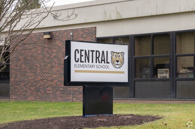 Parents trust Central Elementary to educate and teach young learners in Lebanon.