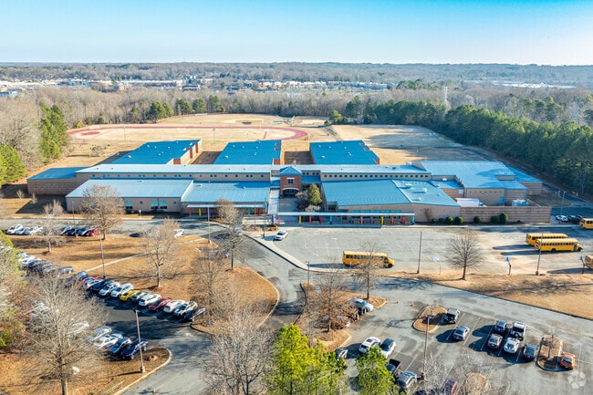 Crestdale Middle creates life-long learners who are prepared to be productive