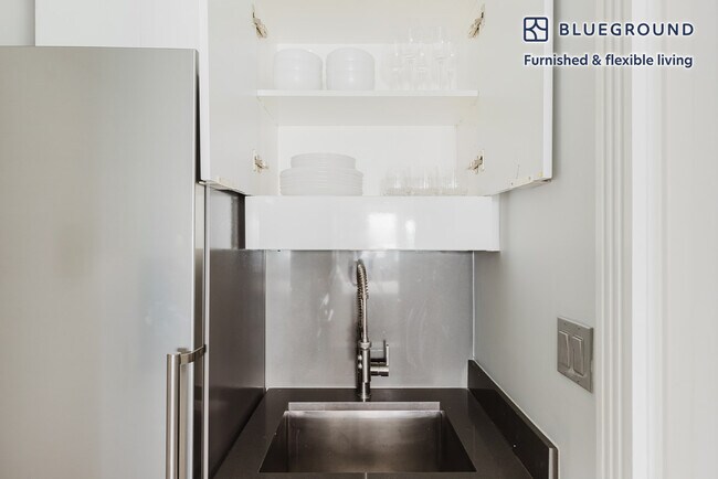 51 Leroy St unit FL1-ID1790, New York, NY 10014 - photo 5