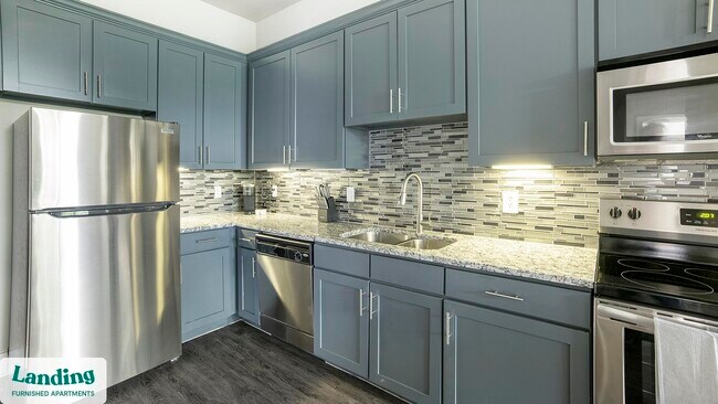 18101 Point Lookout Dr unit 403, Nassau Bay, TX 77058 - photo 4