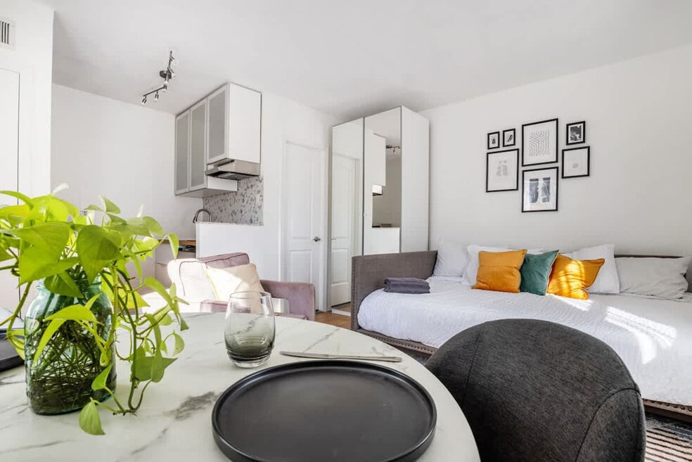 39-39 55th St unit ID1355610P, Queens, NY 11377 - photo 1