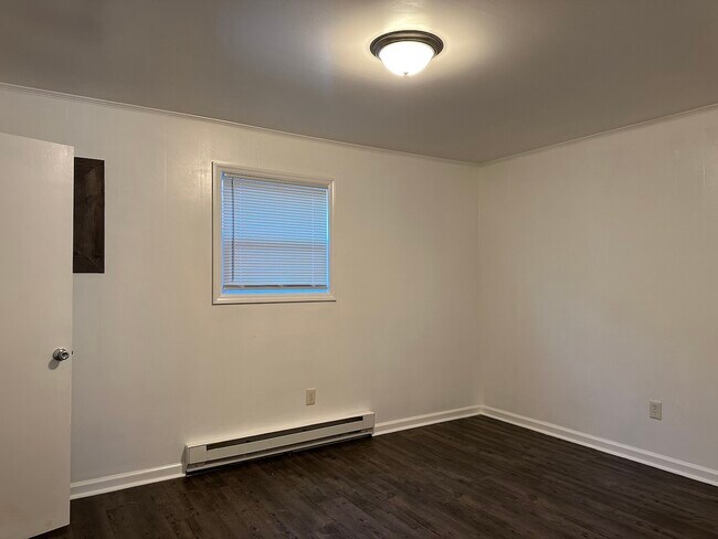 3214 Starlight Dr unit 3214-D, Winston Salem, NC 27107 - photo 4