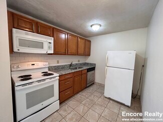 50 Gardner St Unit 10, Boston, MA 02134