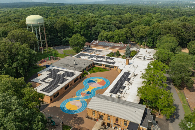 Hubbard Elementary School is a highly rated public school in Ramsey, NJ serving grades K-3.