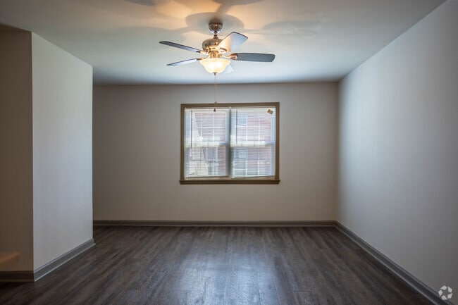 2BD 2BA 950SQFT - Living Room