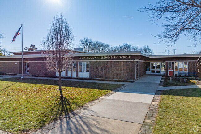Goodwin Elementary School is a good public school located in North Aurora, Illinois.
