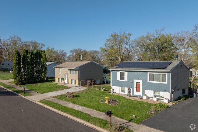 Large lots provide privacy for Sterling Oaks residents.