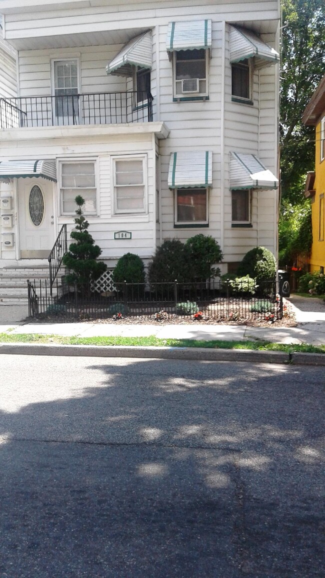 104 N Munn Ave Unit 1, Newark, NJ 07106