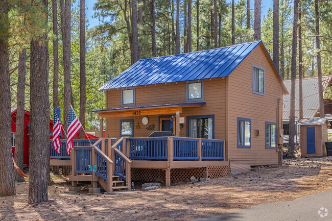 There are homes in Mormon Lake which have smaller lots and are closer to other neighbors.
