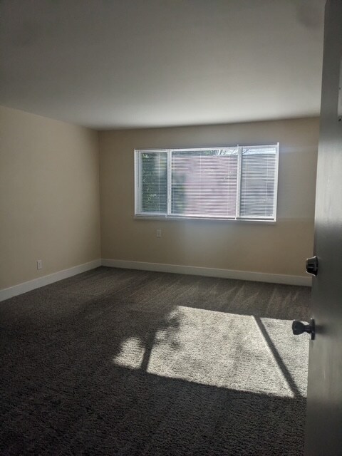 261 Arlington St unit 303, Forest City, NC 28043 - photo 4