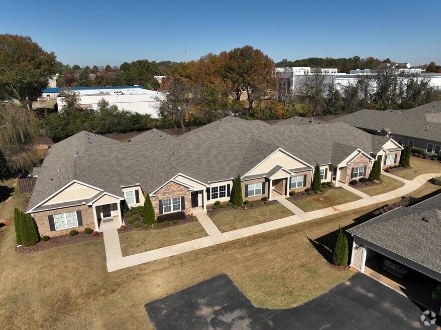 106 Moore Farm Cir NW, Huntsville, AL 35806 - photo 2