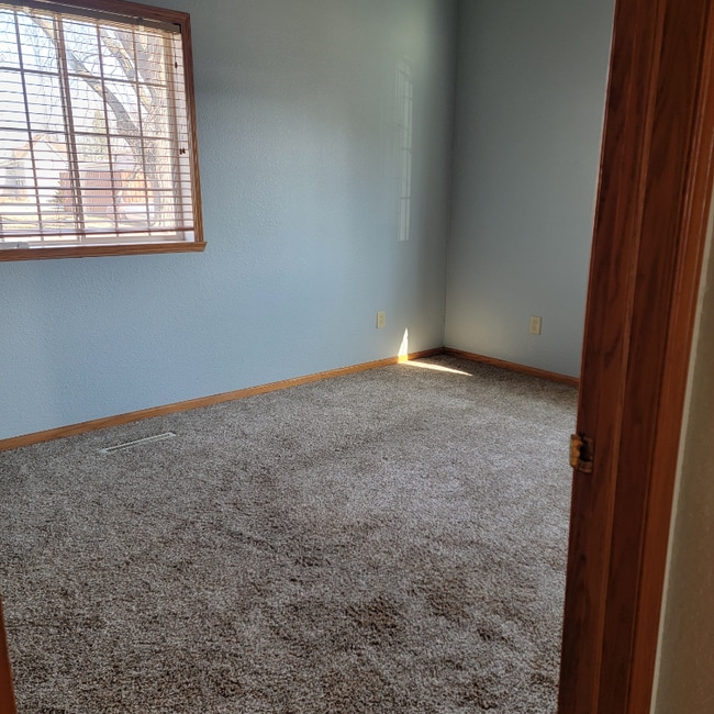 W240 County Rd H unit 2, Fremont, WI 54940 - photo 4