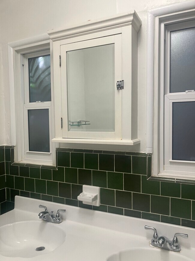 432 S Oakhurst Dr, Beverly Hills, CA 90212 - photo 7