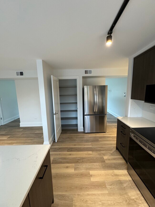 603 S Mckinley Ave unit 1n, Arlington Heights, IL 60005 - photo 6