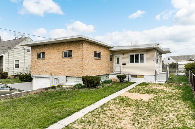 Brick rancher meets midcentury modern in this Rittersville home.