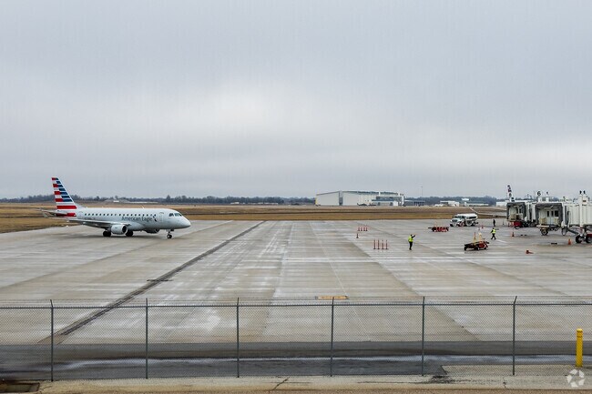 The Springfield-Branson National Airport is within driving distance of Indian Point.