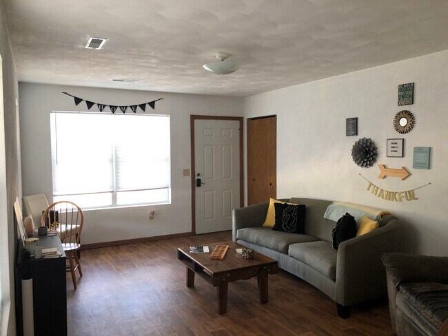 1210 W Carriage Dr, Whitewater, WI 53190 - photo 5