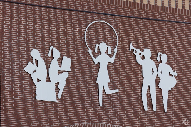 47% of students at Dr J Grieco Elementary School in Englewood, NJ are proficient in reading.